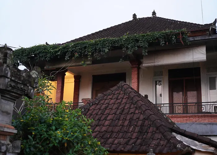 Yobi House *